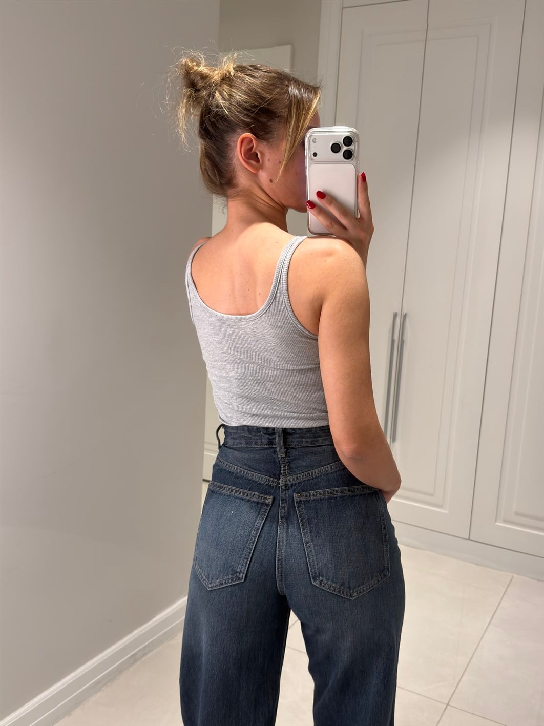 Sophia Gri Askılı Atlet