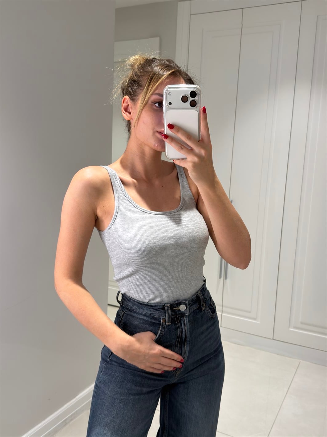 Sophia Gri Askılı Atlet