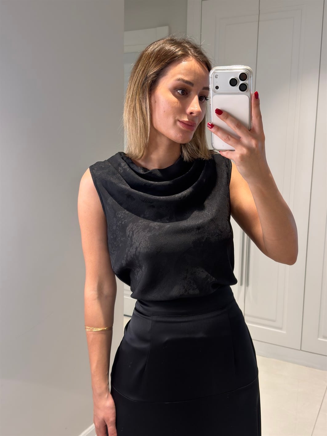 Tierney Siyah Degaje Yaka Bluz