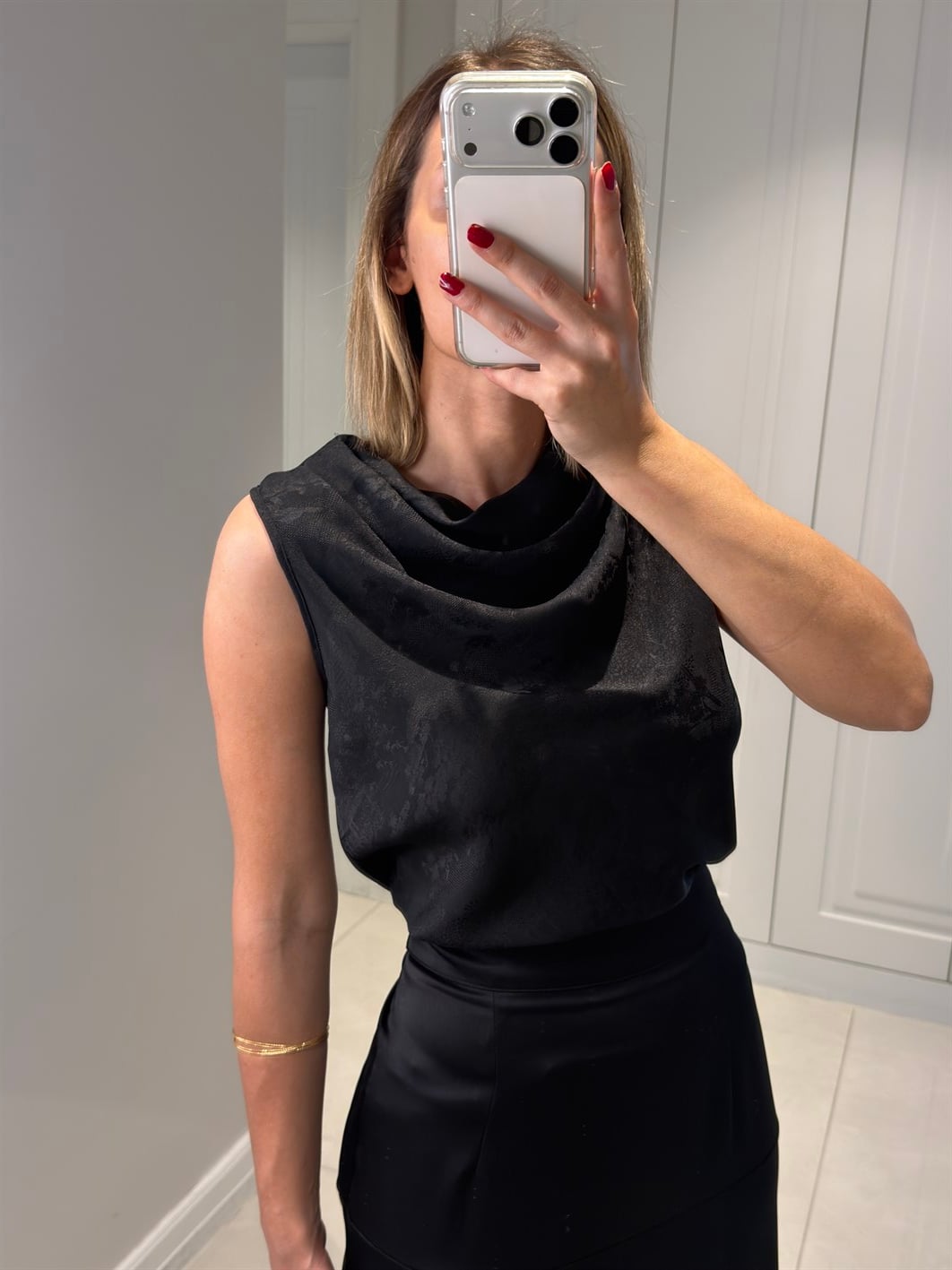 Tierney Siyah Degaje Yaka Bluz