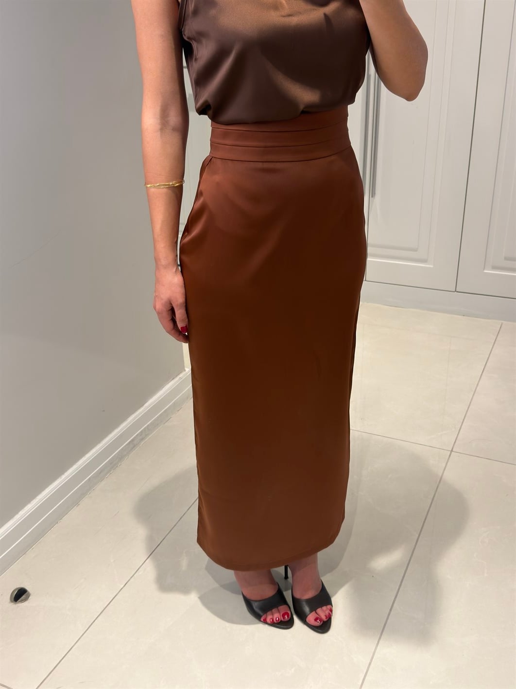 Tilda Kahve Bel Pile Detaylı Saten Etek