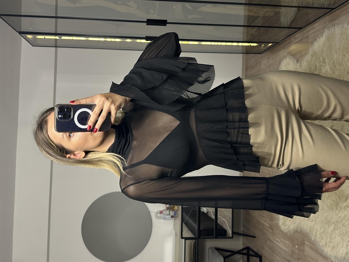 Veronica Siyah Boğazlı Straplez Bluz