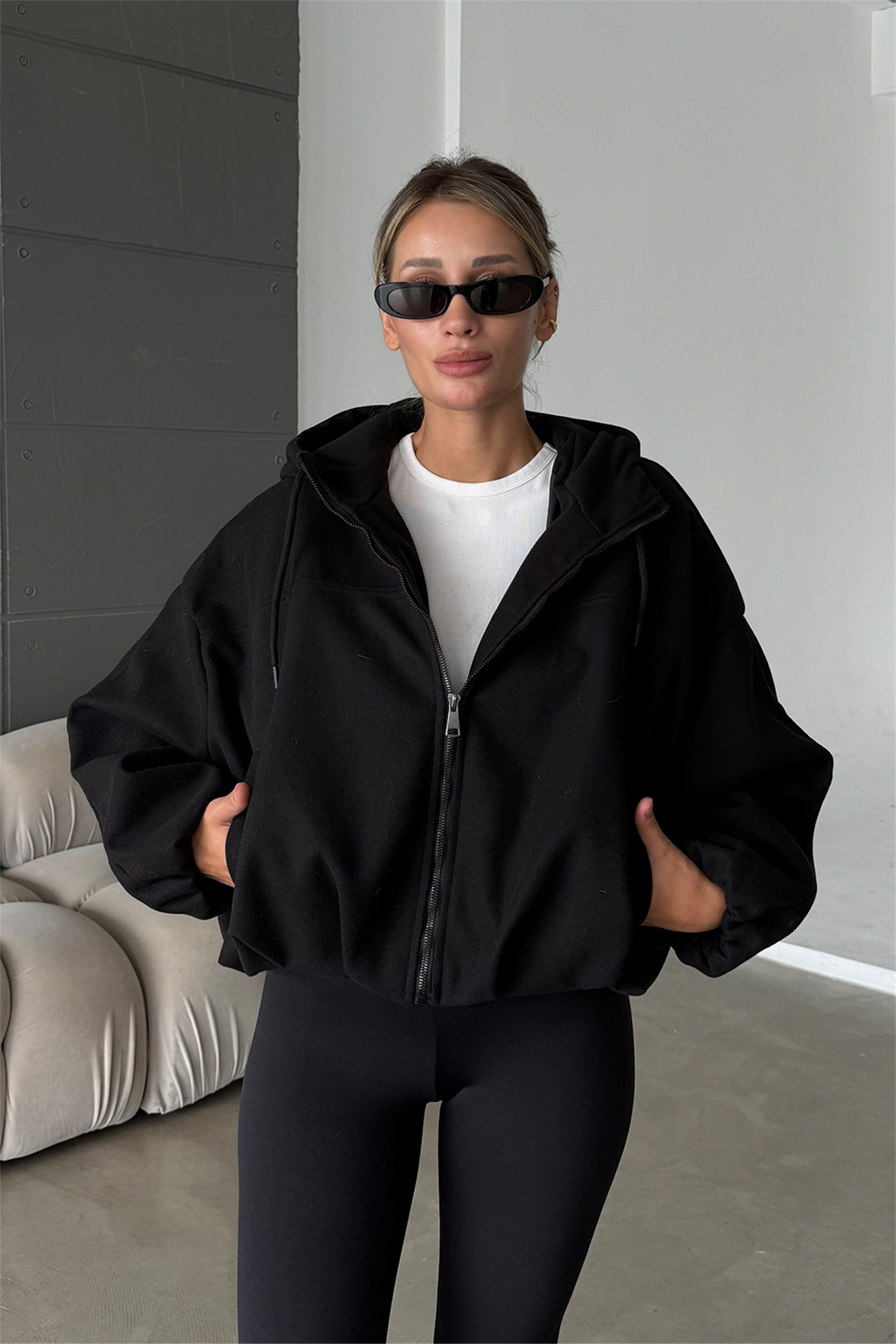 ZR Model Kapüşonlu Siyah Bomber Kalıp Kaşe Kaban