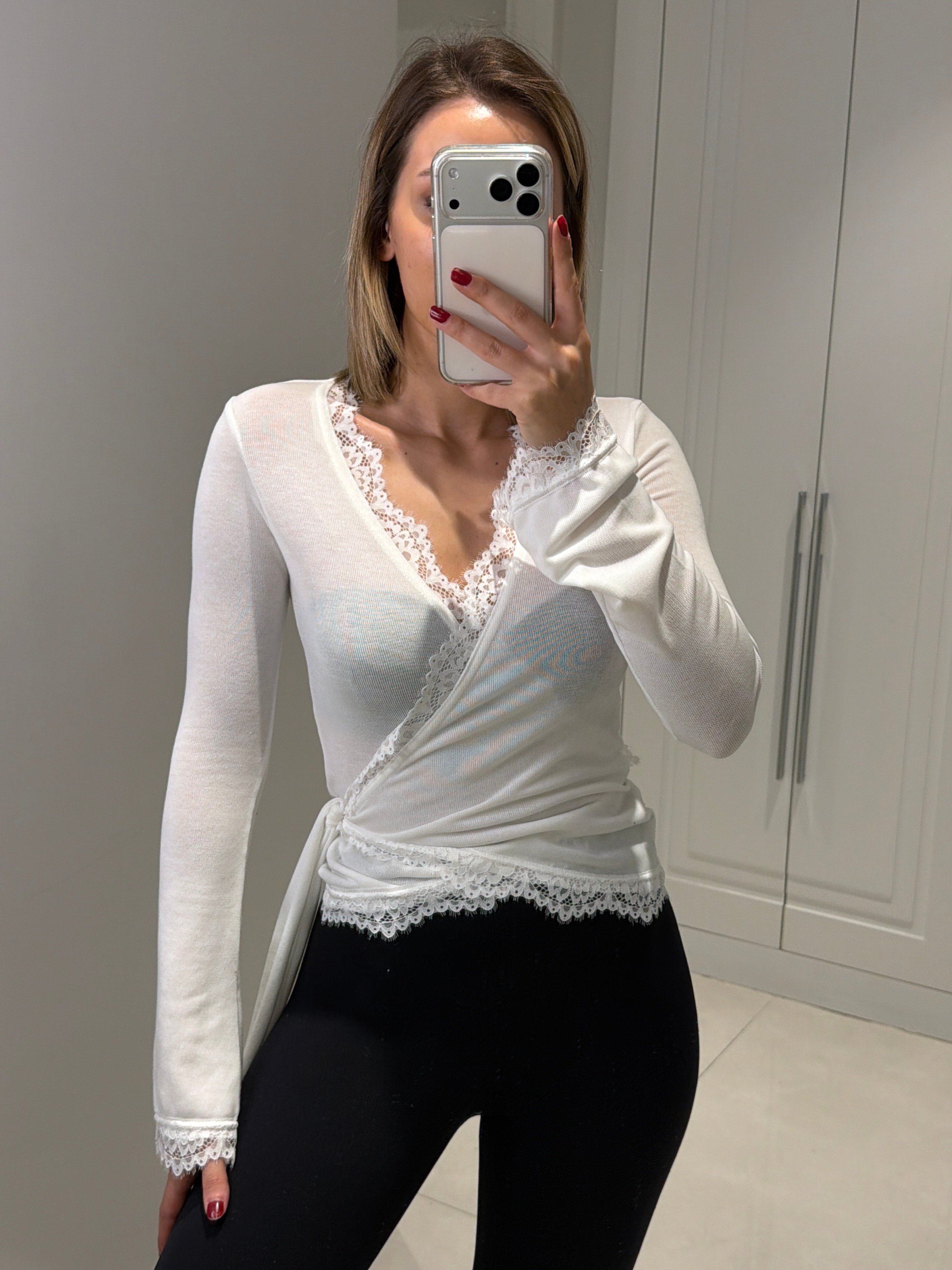 Freya Beyaz Dantel Bağlamalı Bluz