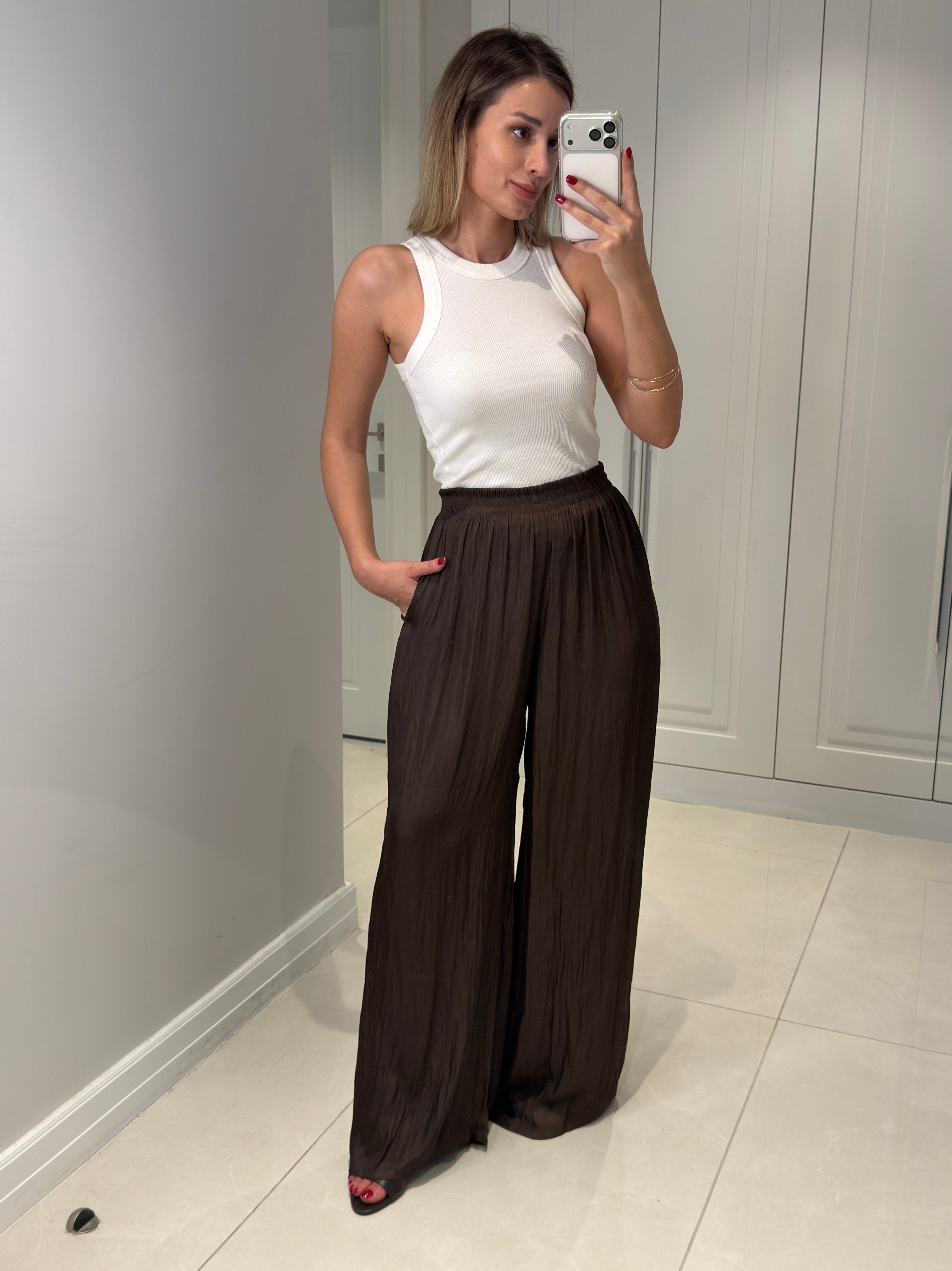 Hadley Acı Kahve Kırışık Görünümlü İpek Saten Pantolon