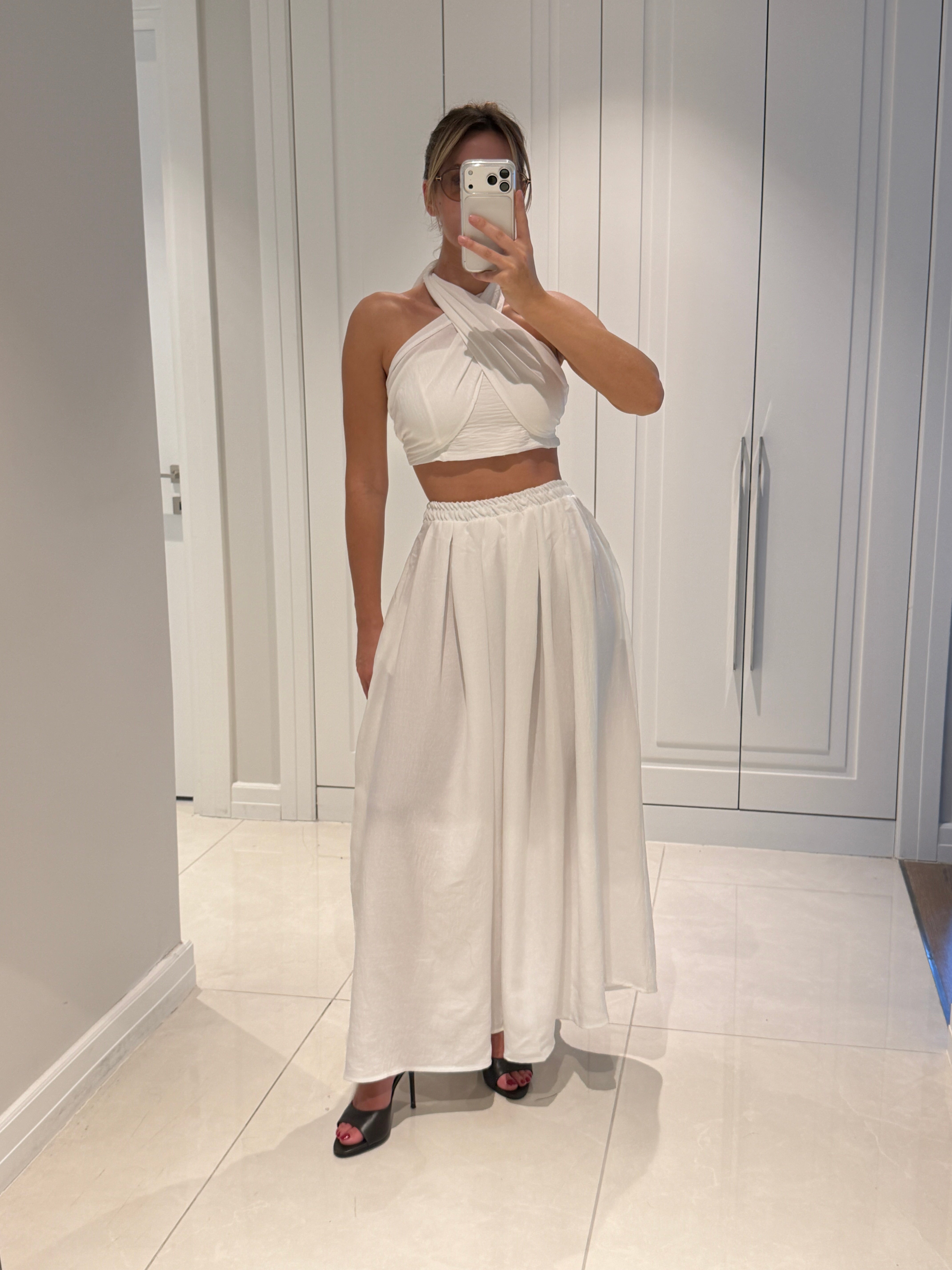 Kahlan Beyaz Etekli Crop Takım