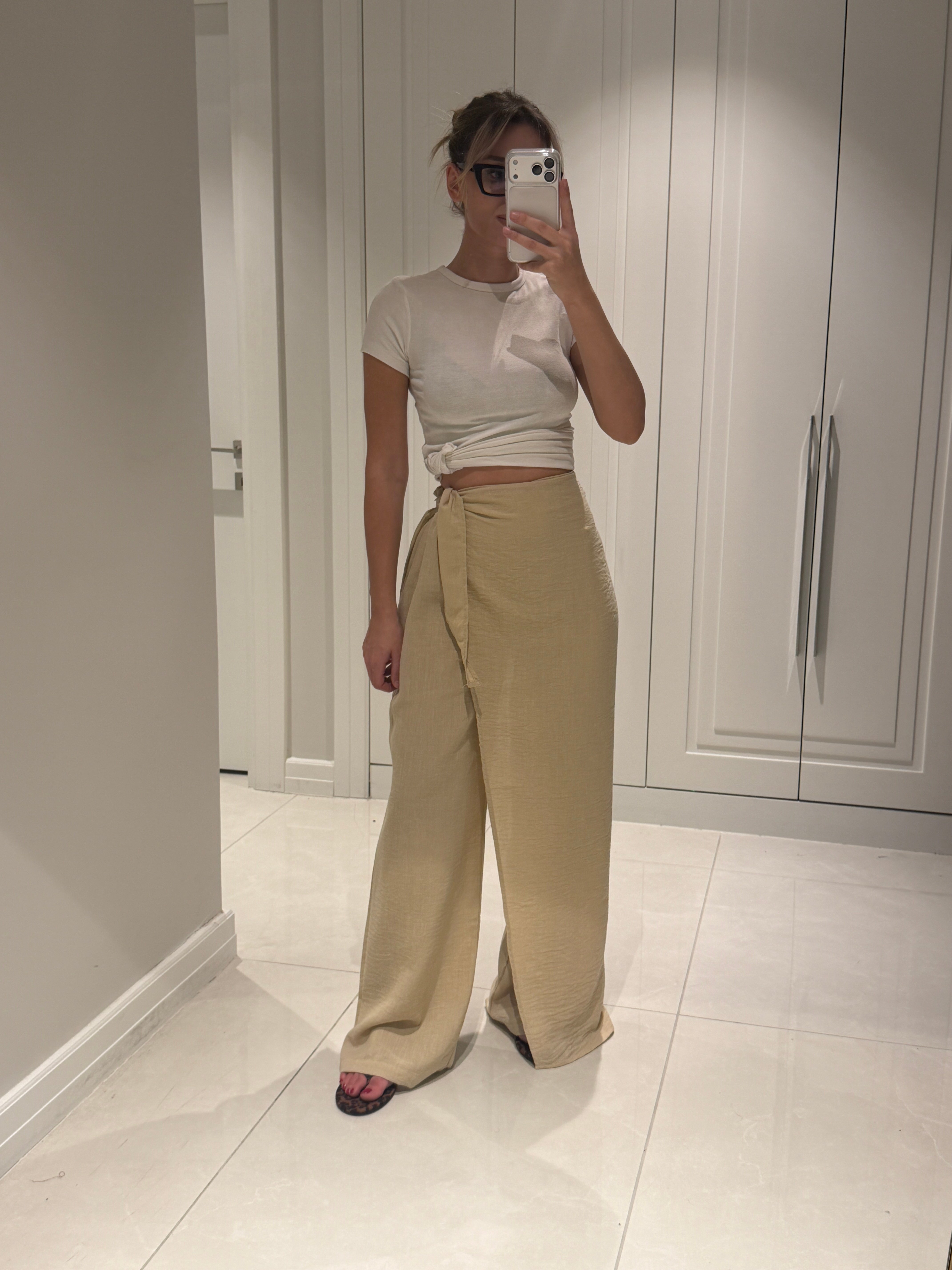 Keira Bej Kapaklı Keten Pantolon