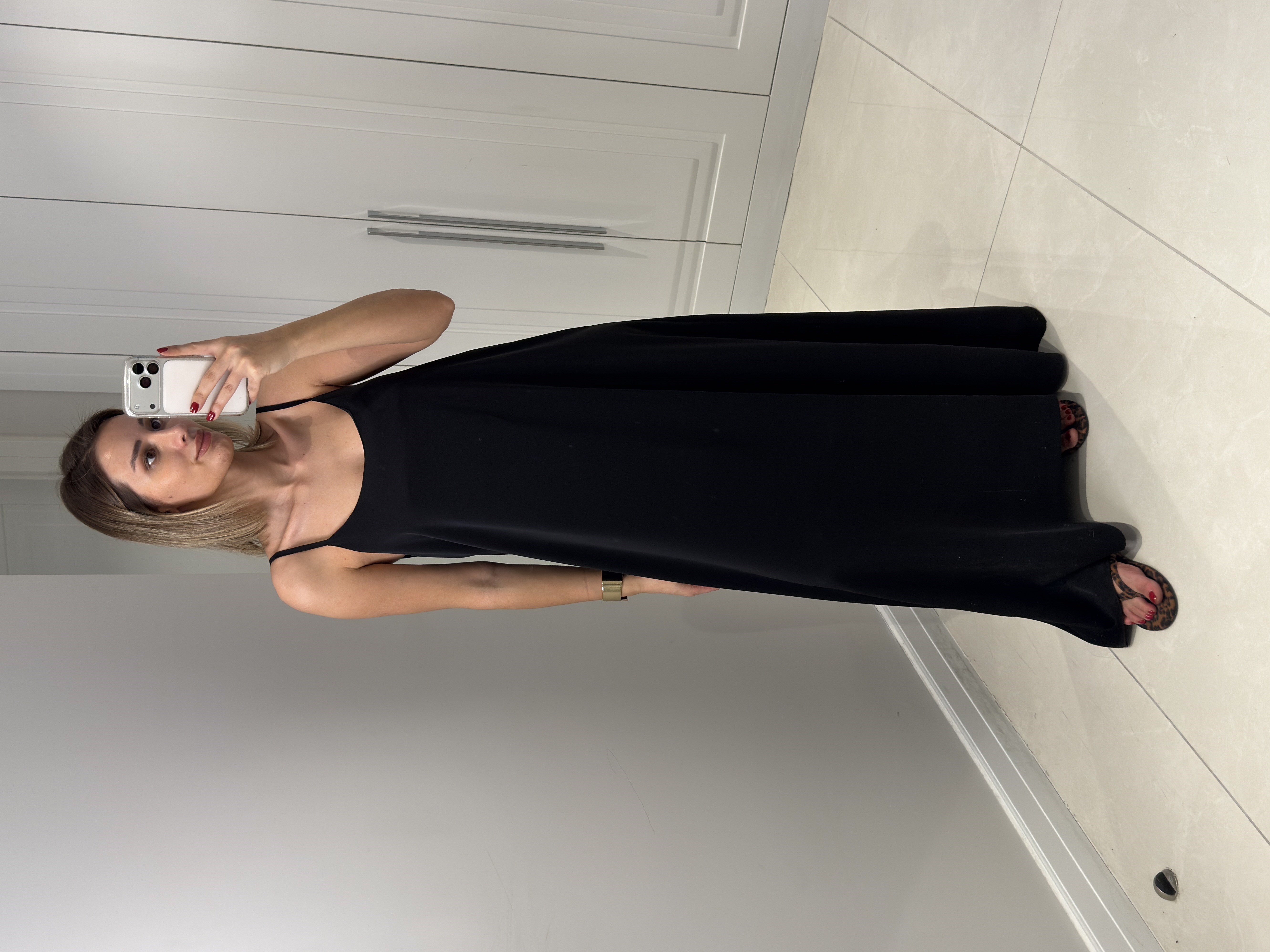 Noura Siyah Askılı Elbise