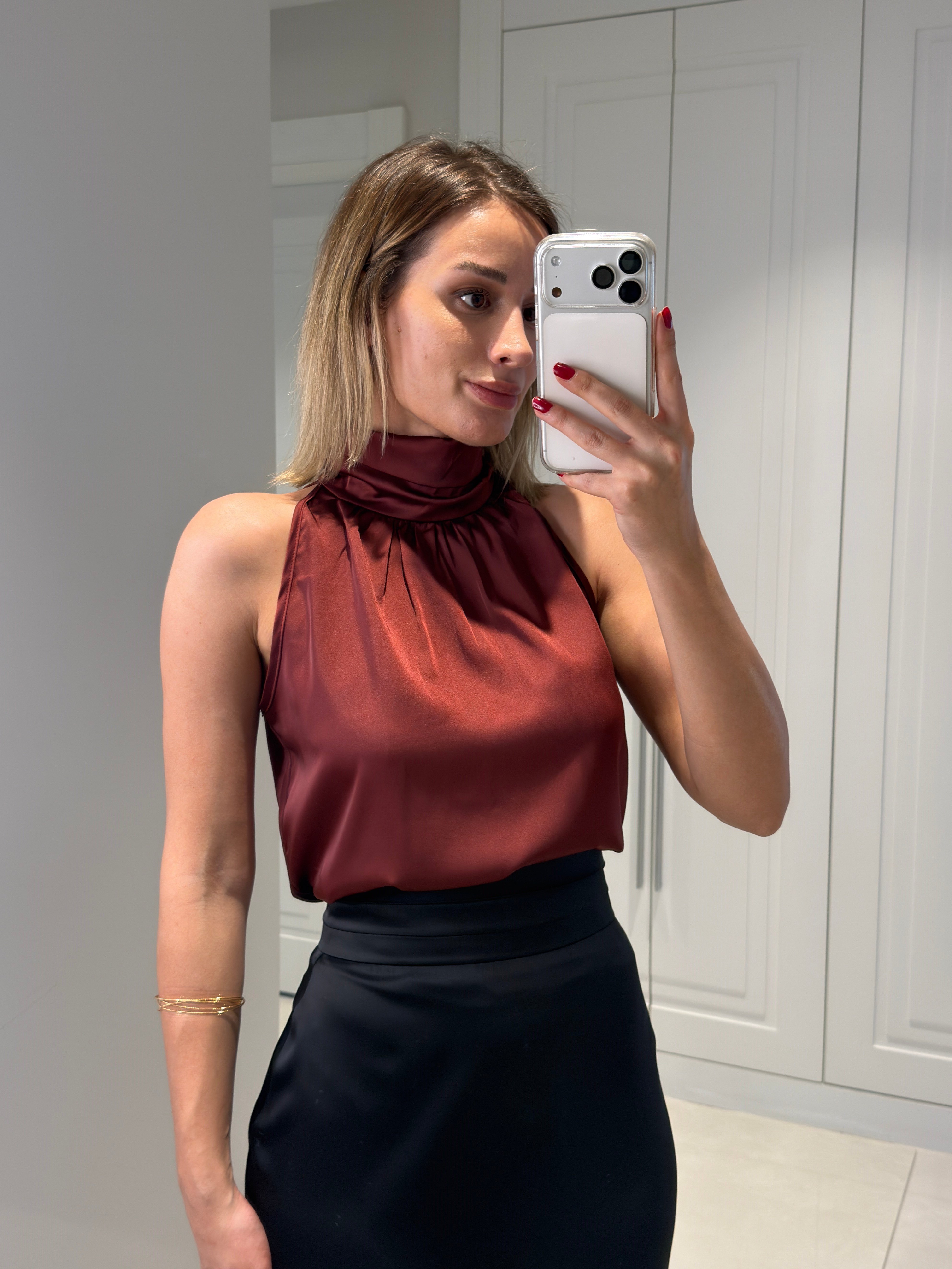 Riva Bordo Boğazlı Kolsuz Bluz