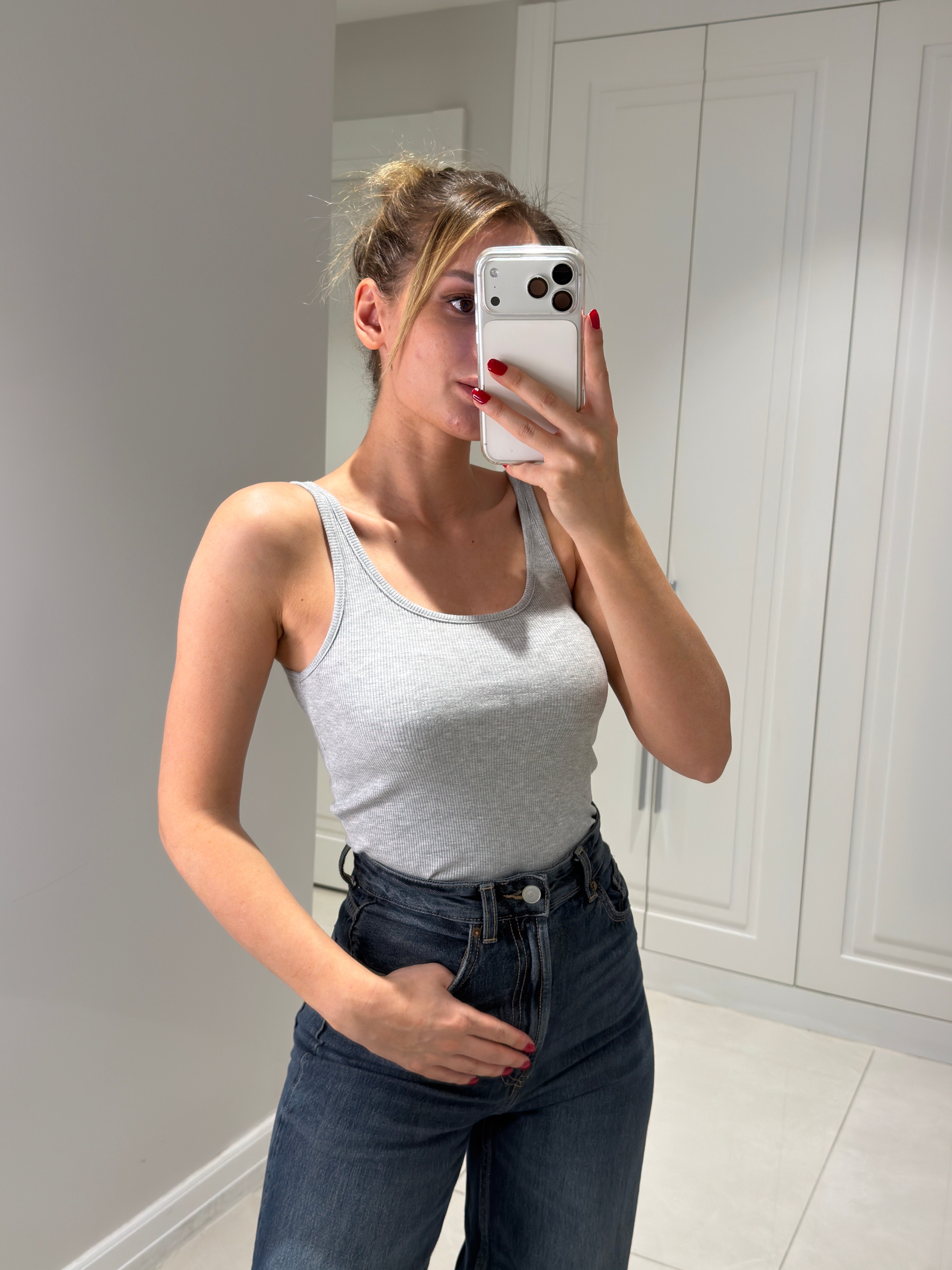 Sophia Gri Askılı Atlet
