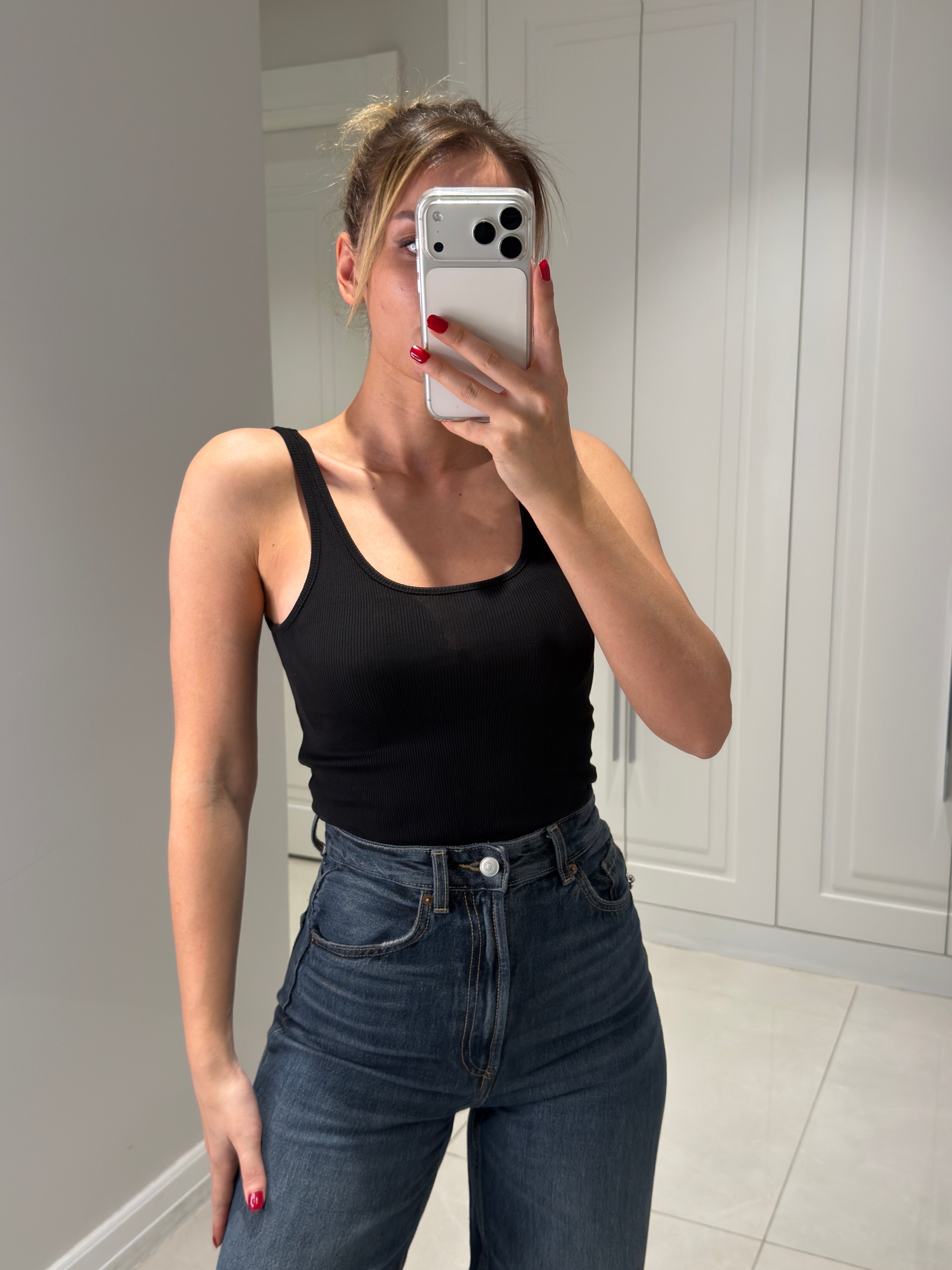 Sophia Siyah Askılı Atlet