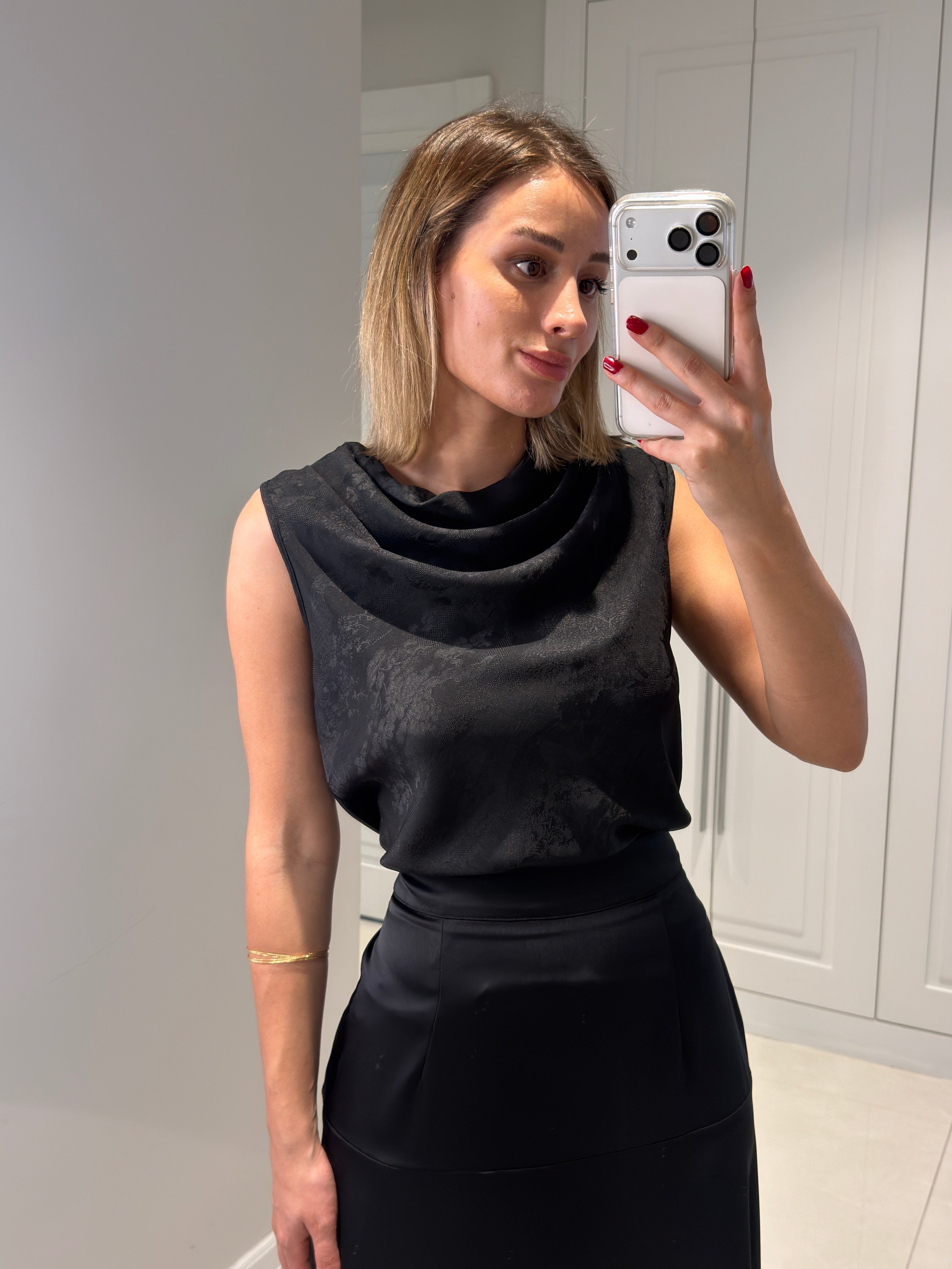 Tierney Siyah Degaje Yaka Bluz