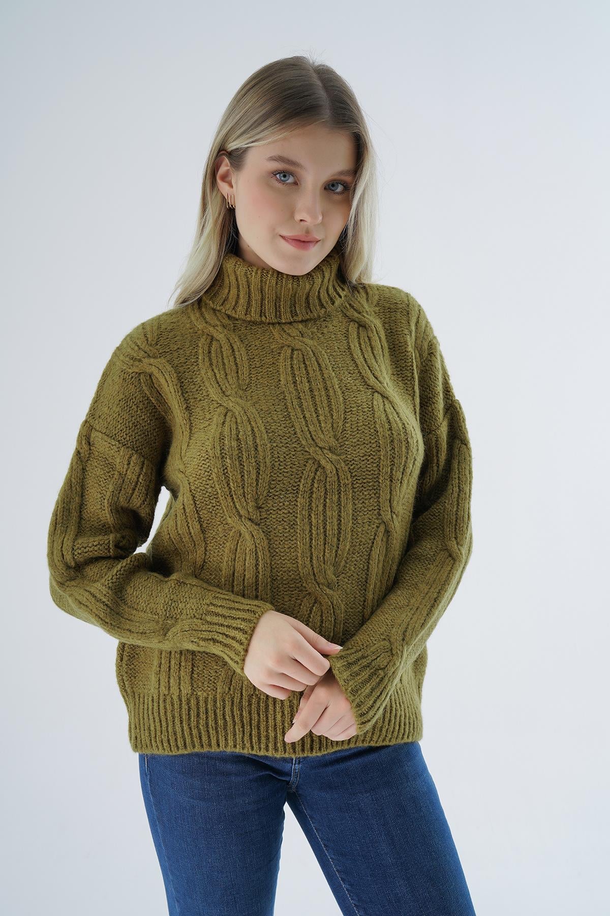 Kadın Olive Oversize Balıkçı Yaka Selanik Saç Örgülü Yünlü Özel İplik Triko Örme Kazak TRIST-6159