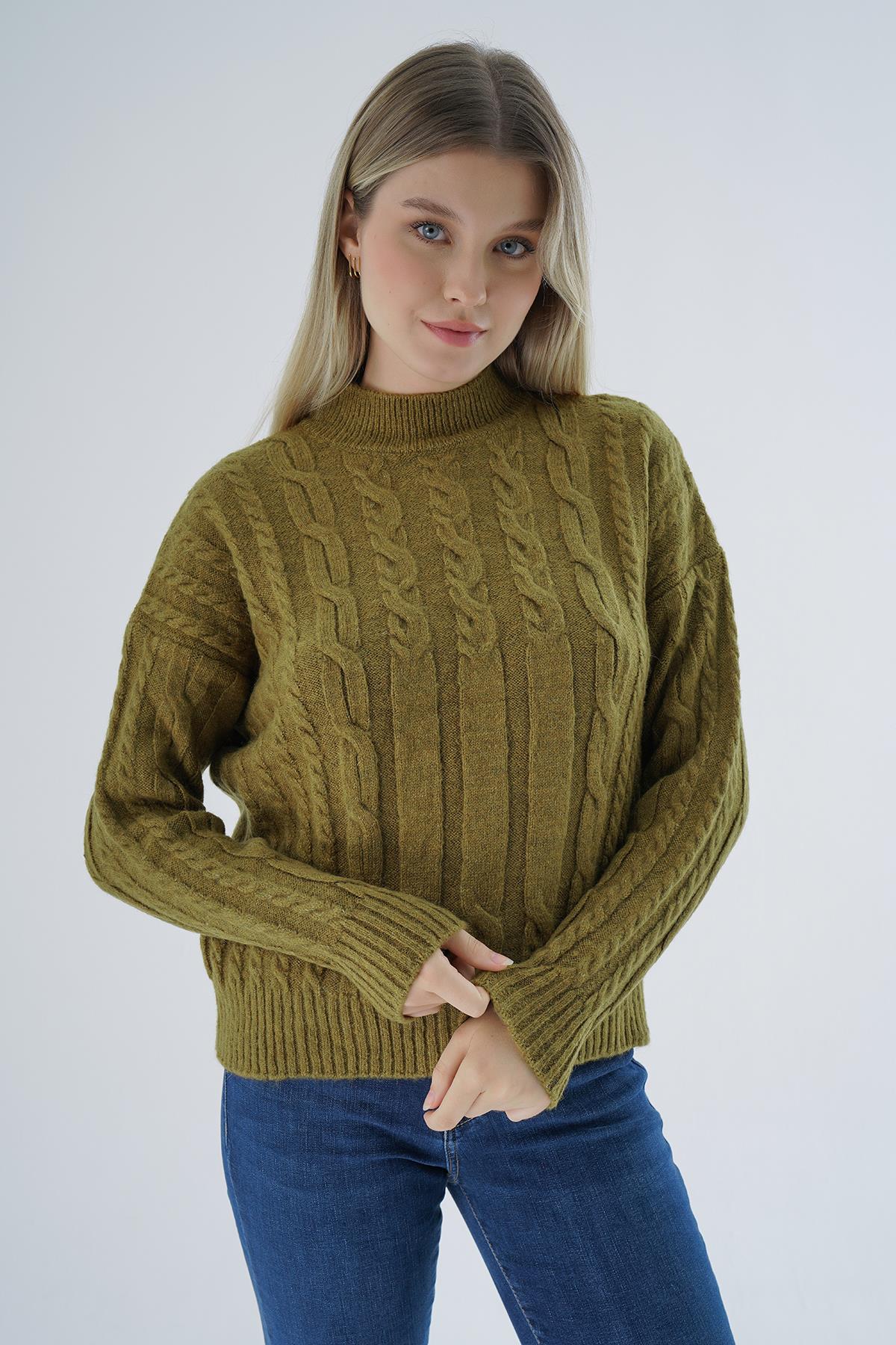 Kadın Olive Oversize Yarım Balıkçı Saç Örgülü Yünlü Özel İplik Triko Örme Kazak TRIST-6158