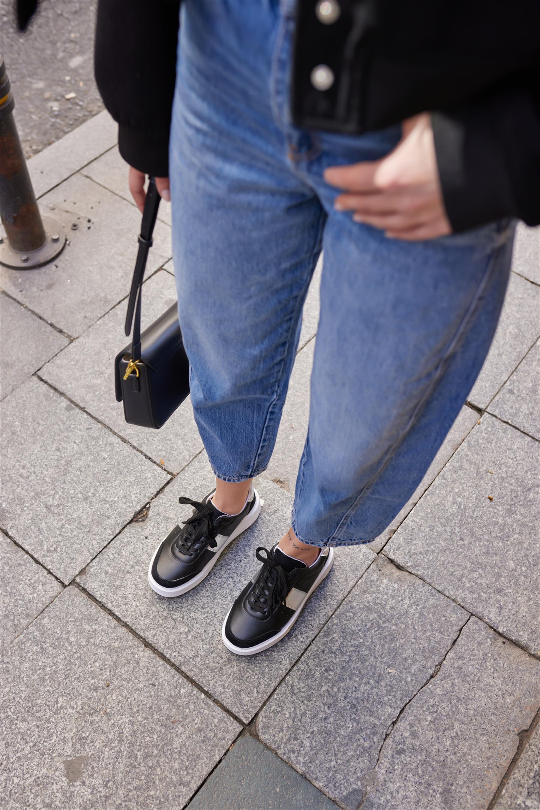 053-22512 Siyah Gümüş Kenarları Renkli Kadın Spor