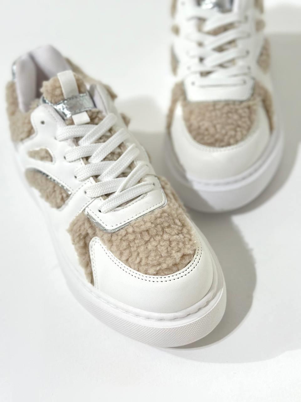 063-100 Beyaz Peluş Kadın Spor Ayakkabı