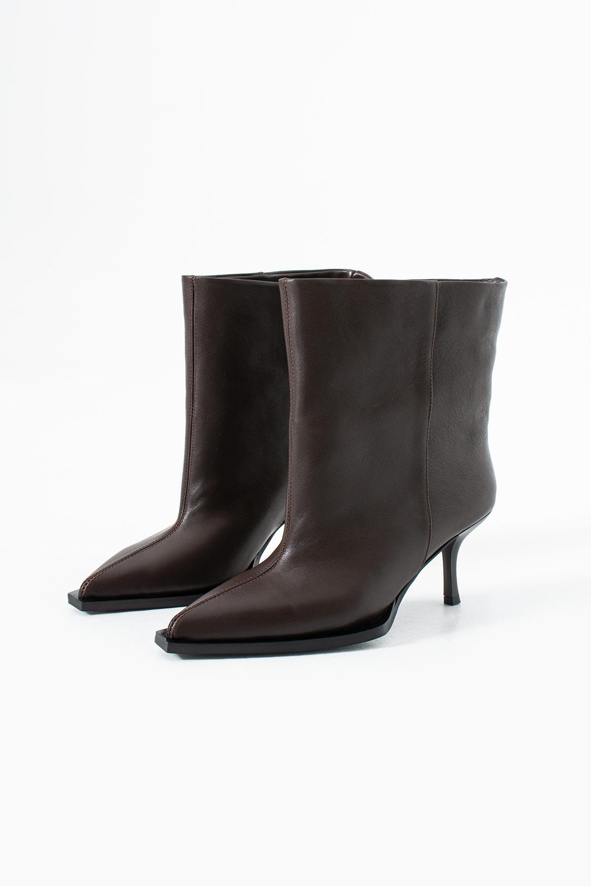 Acıkahve Cilt Hakiki Deri Sivri Burun Dikişli Kadın Bot