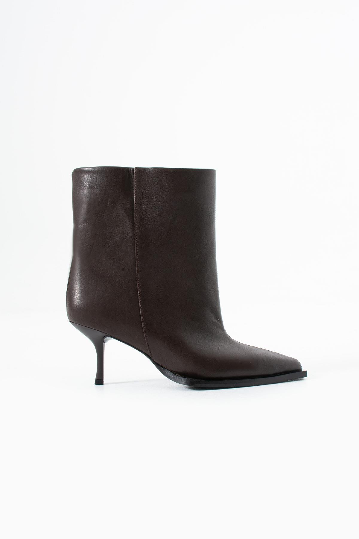 Acıkahve Cilt Hakiki Deri Sivri Burun Dikişli Kadın Bot