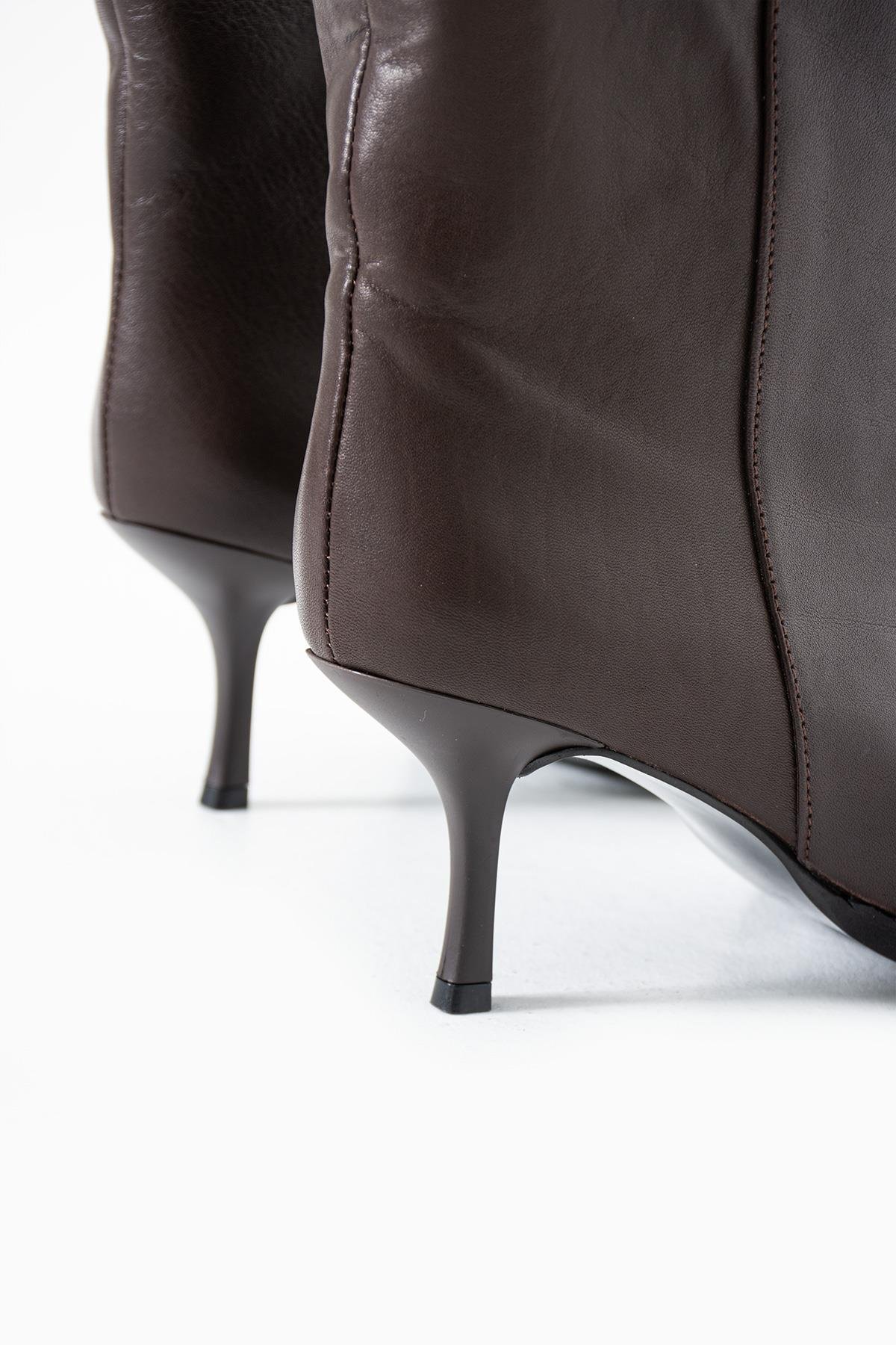 Acıkahve Cilt Hakiki Deri Sivri Burun Dikişli Kadın Bot