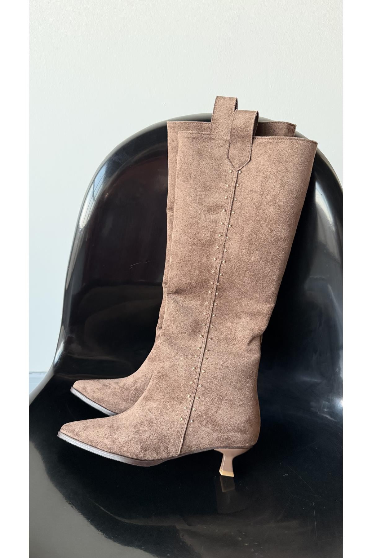 Acıkahve Süet Dizaltı Kadın Çizme Minik Gold Troklu