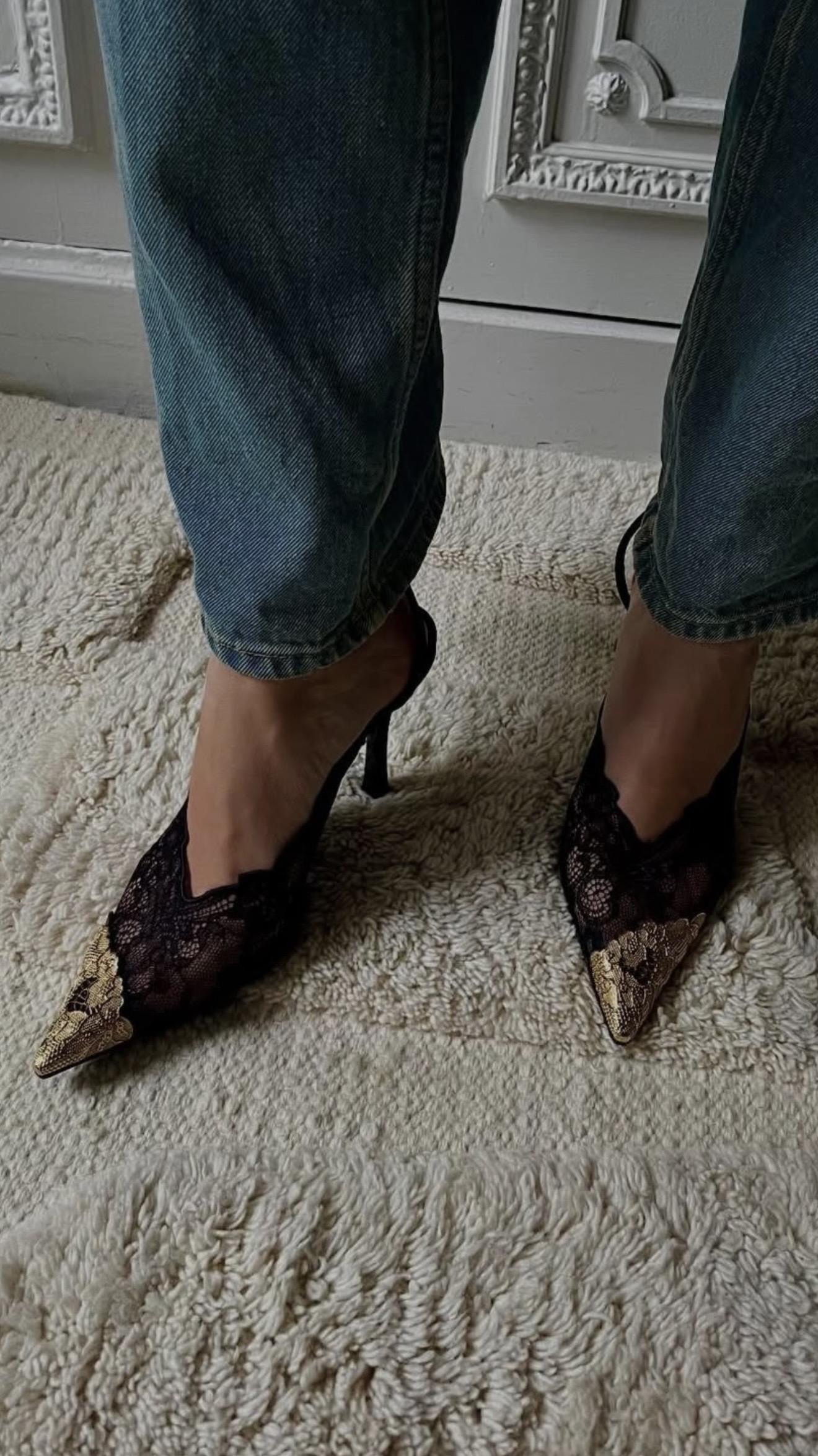 Black Icon Siyah Dantel Bilekten Bağlı Stiletto