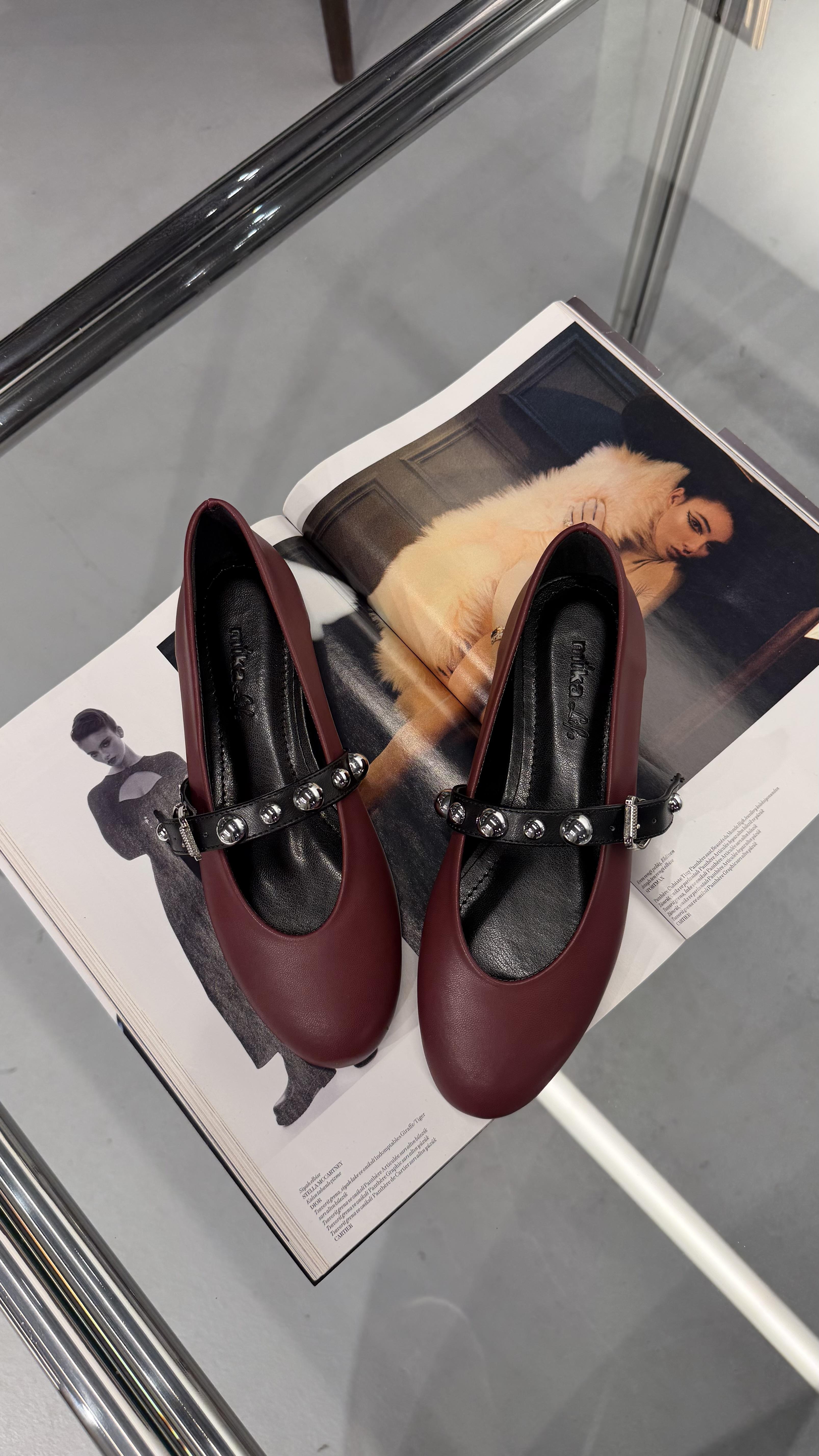 Bordo Düz Siyah Kemer Tokalı Bantlı Basic Babet