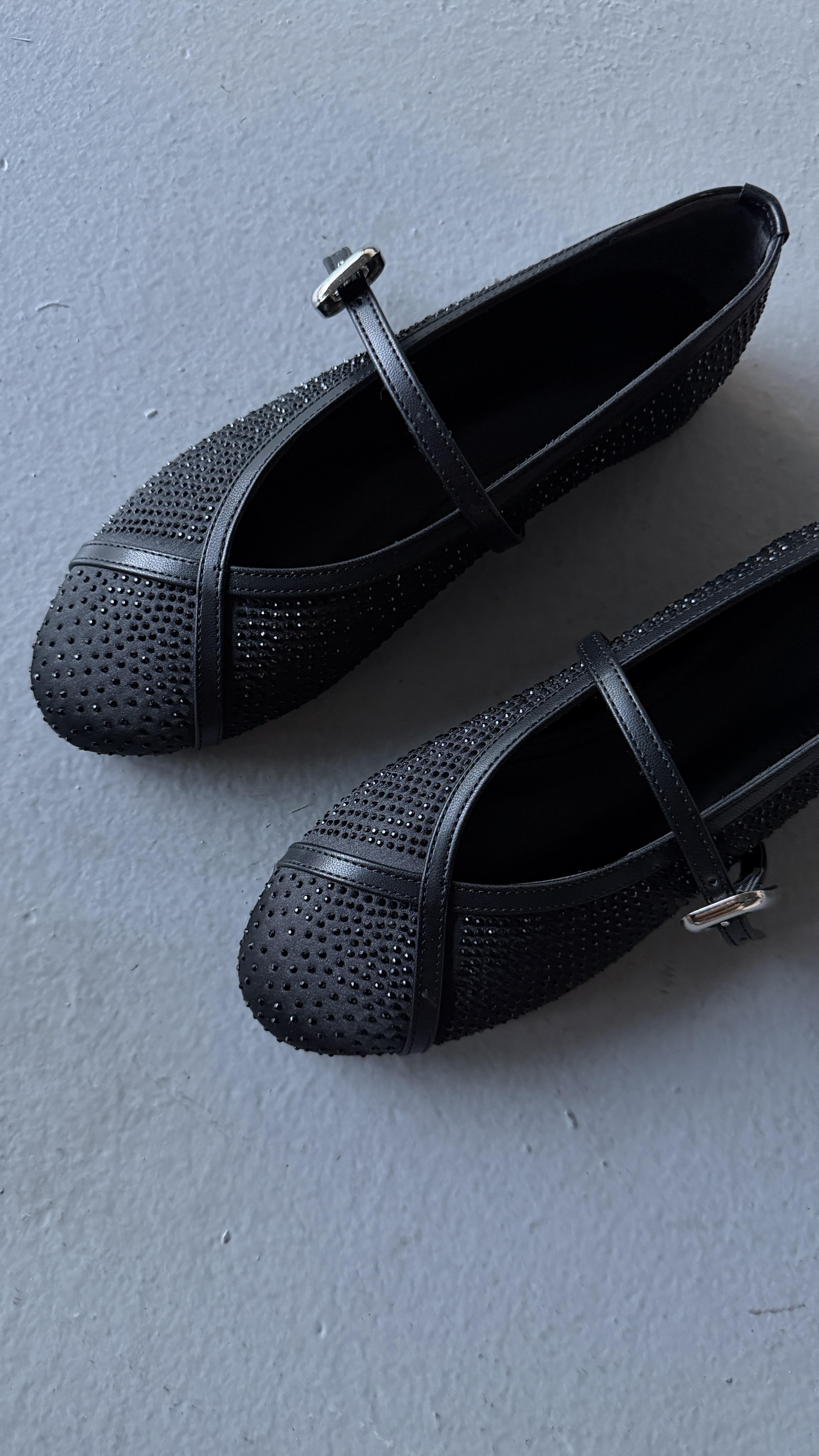 Elyra Siyah Taşlı Balerin Babet