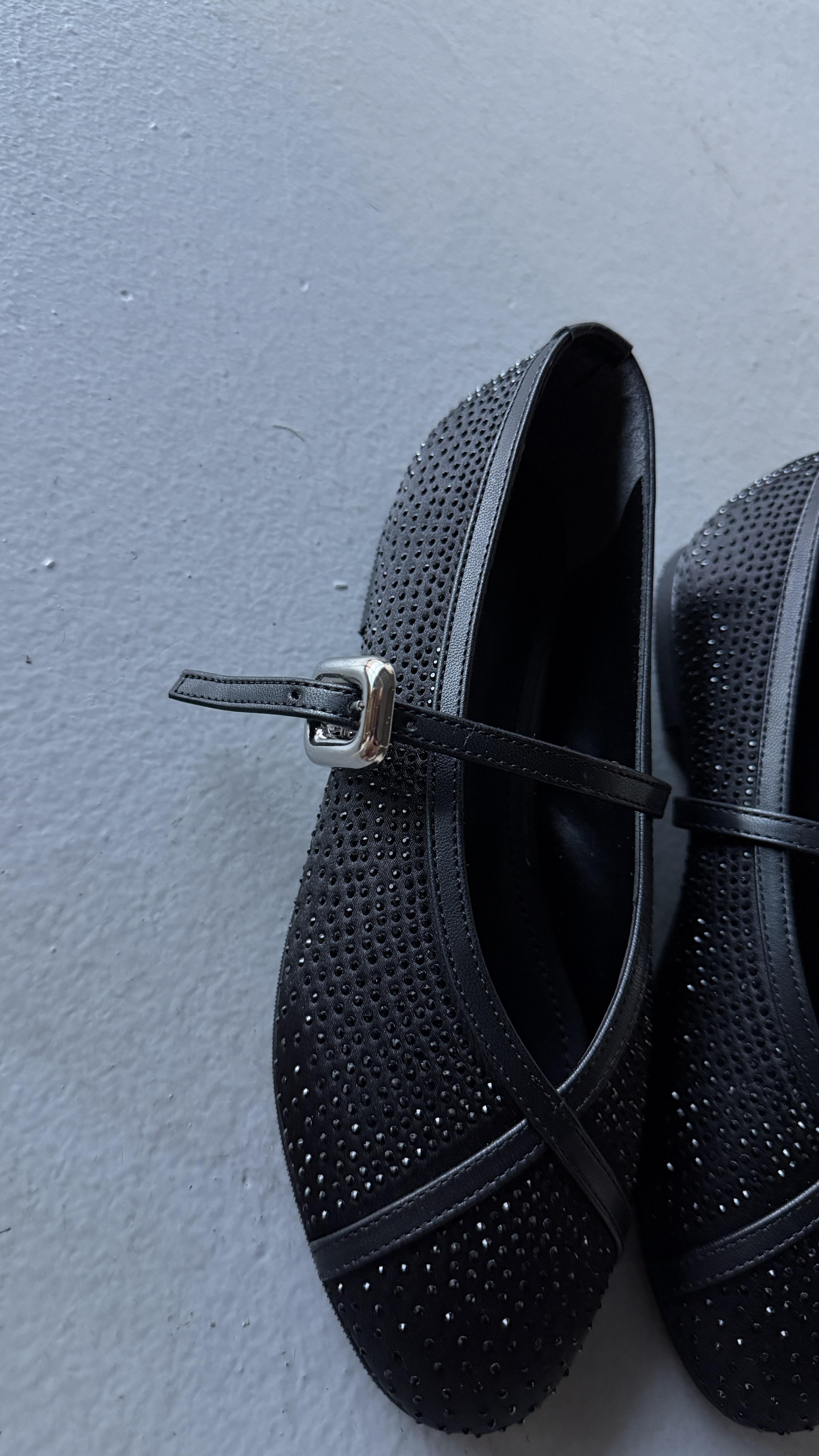 Elyra Siyah Taşlı Balerin Babet