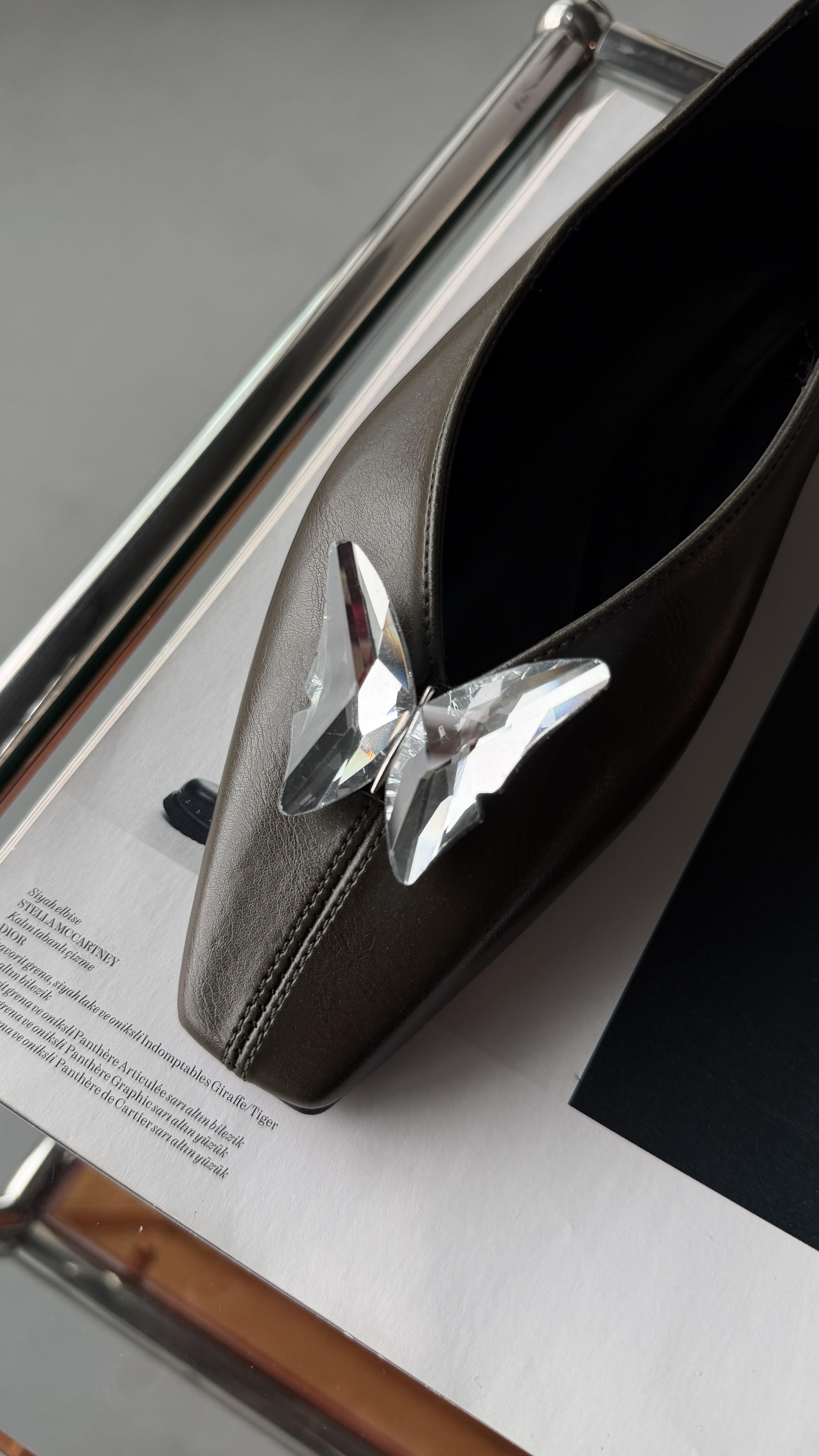 Pamila Haki Kelebek Tokalı Babet