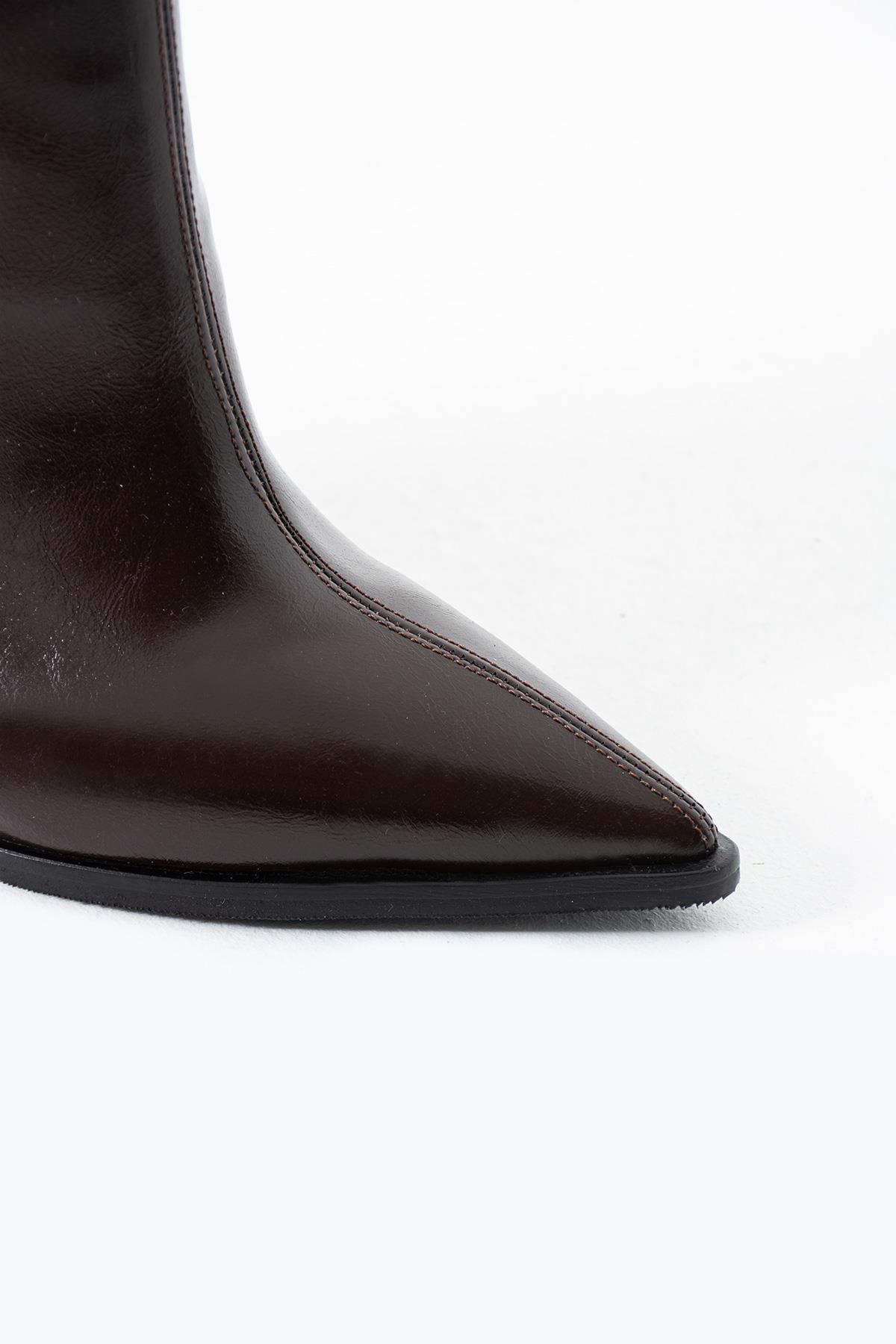 River High Sivri Burun Önden Dikişli Acıkahve Kadın Çizme