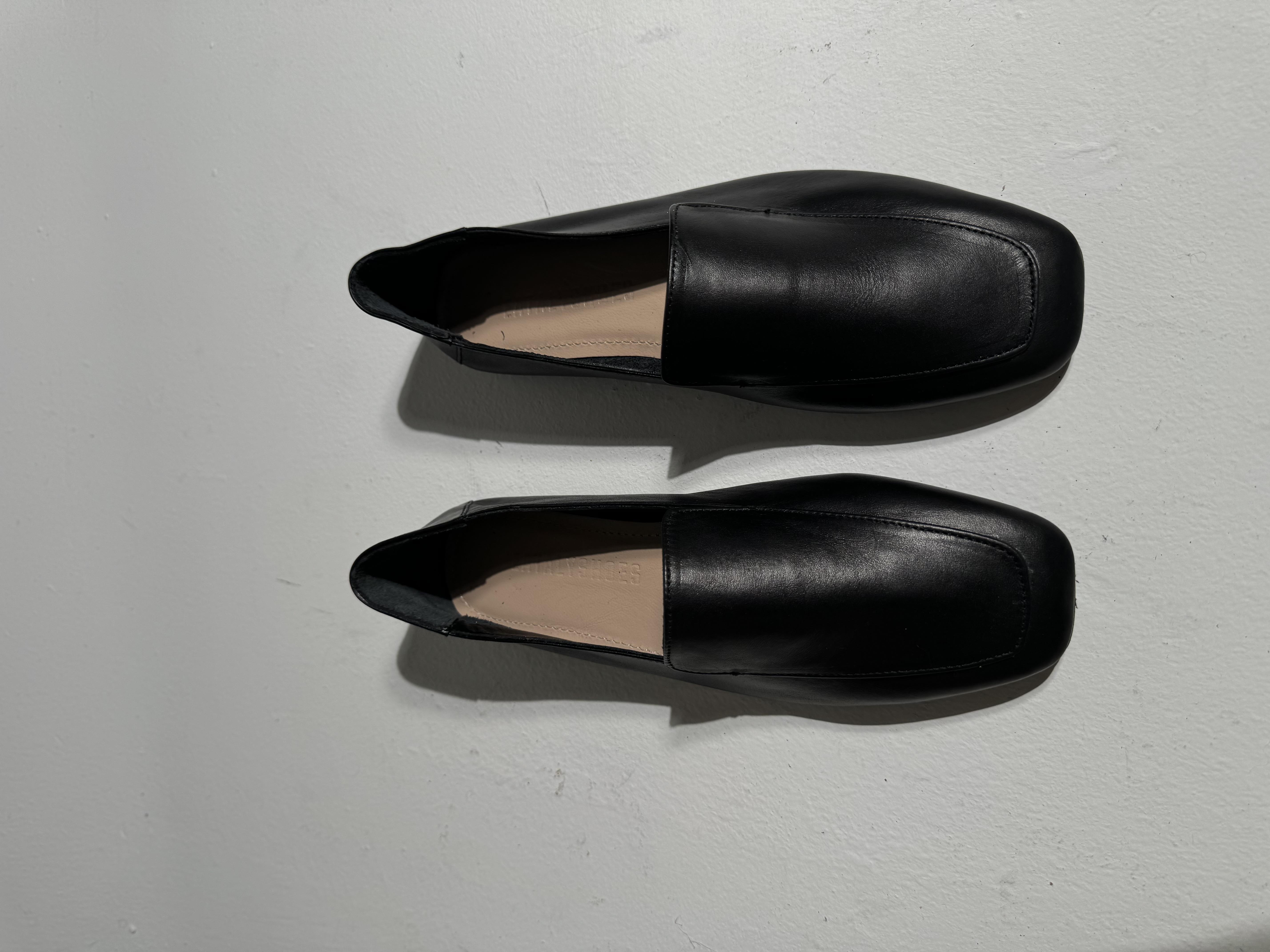 Sid Siyah Kare Burun Deri Babet