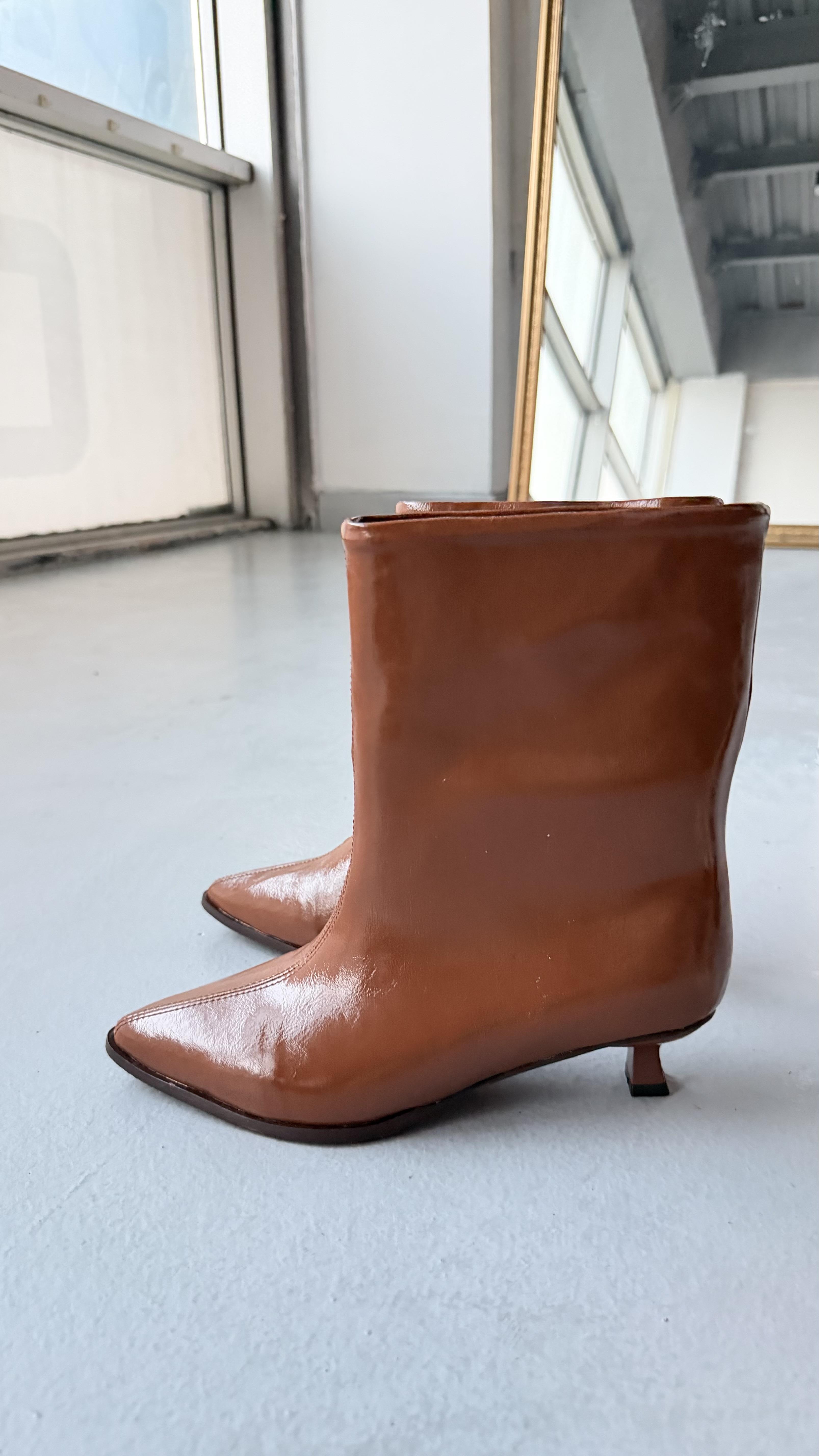 Taba Cilt Deri Kadın Kısa Topuk Botie