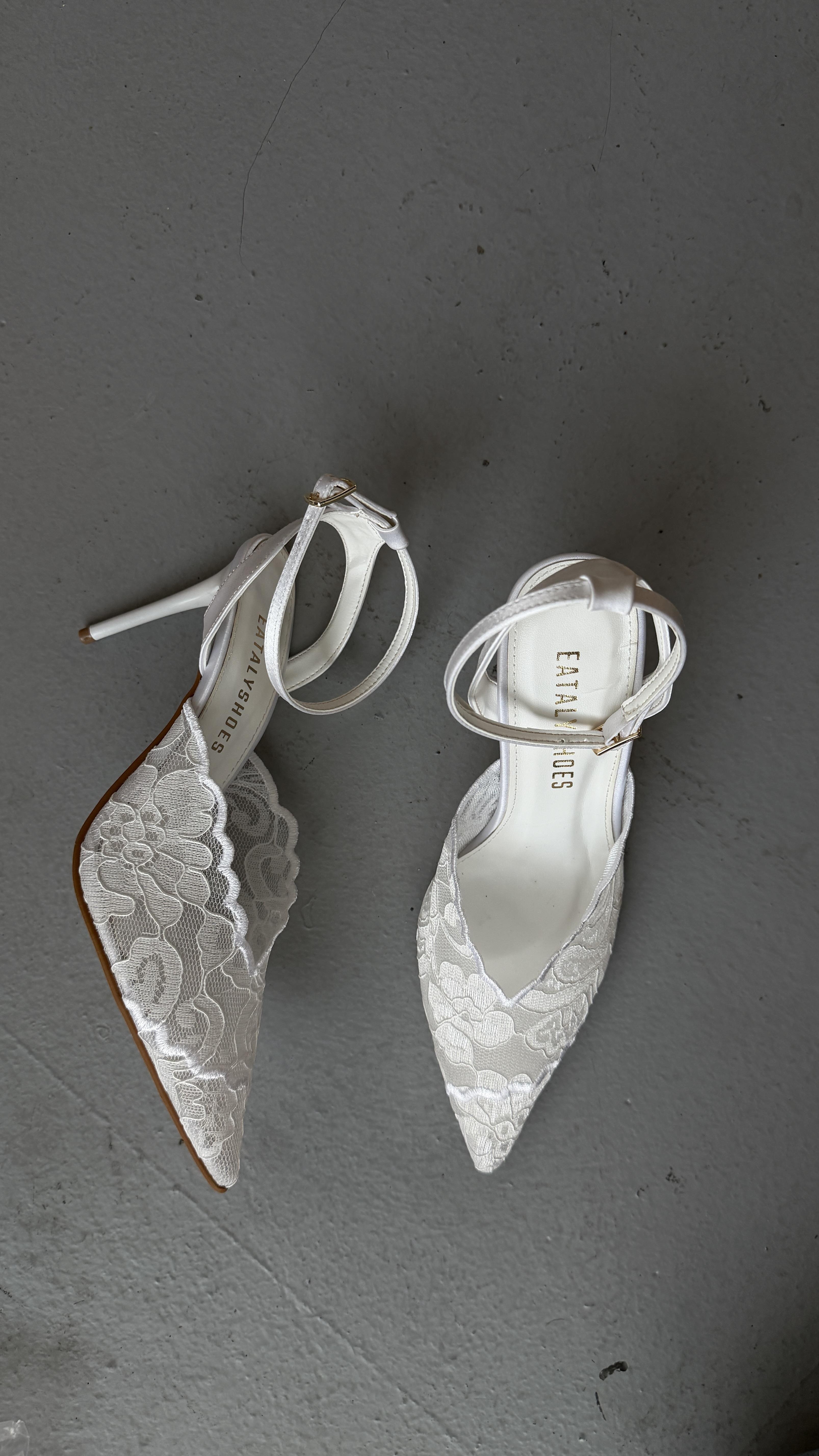 White Icon Bembeyaz Dantel Bilekten Bağlı Stiletto