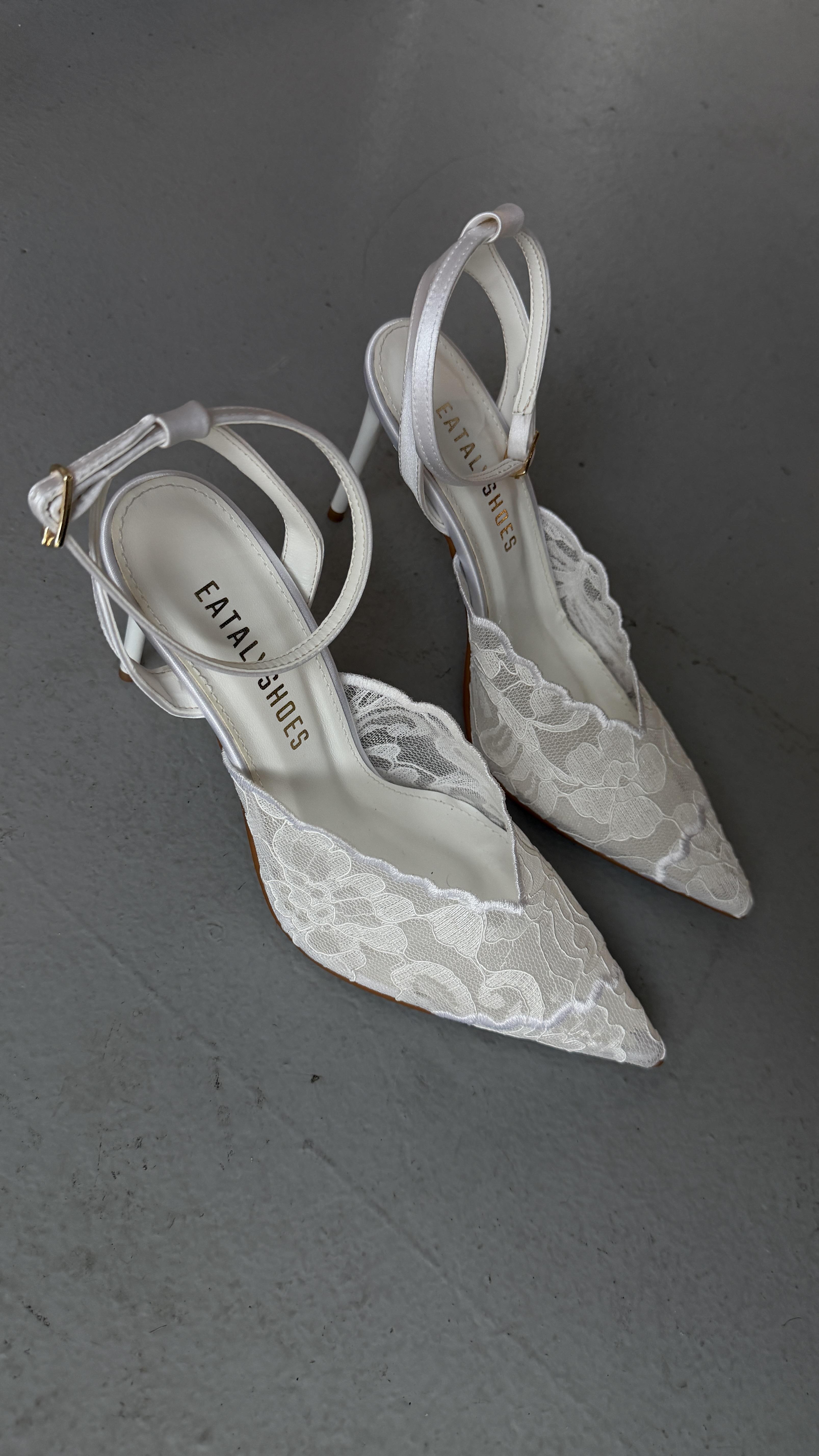 White Icon Bembeyaz Dantel Bilekten Bağlı Stiletto