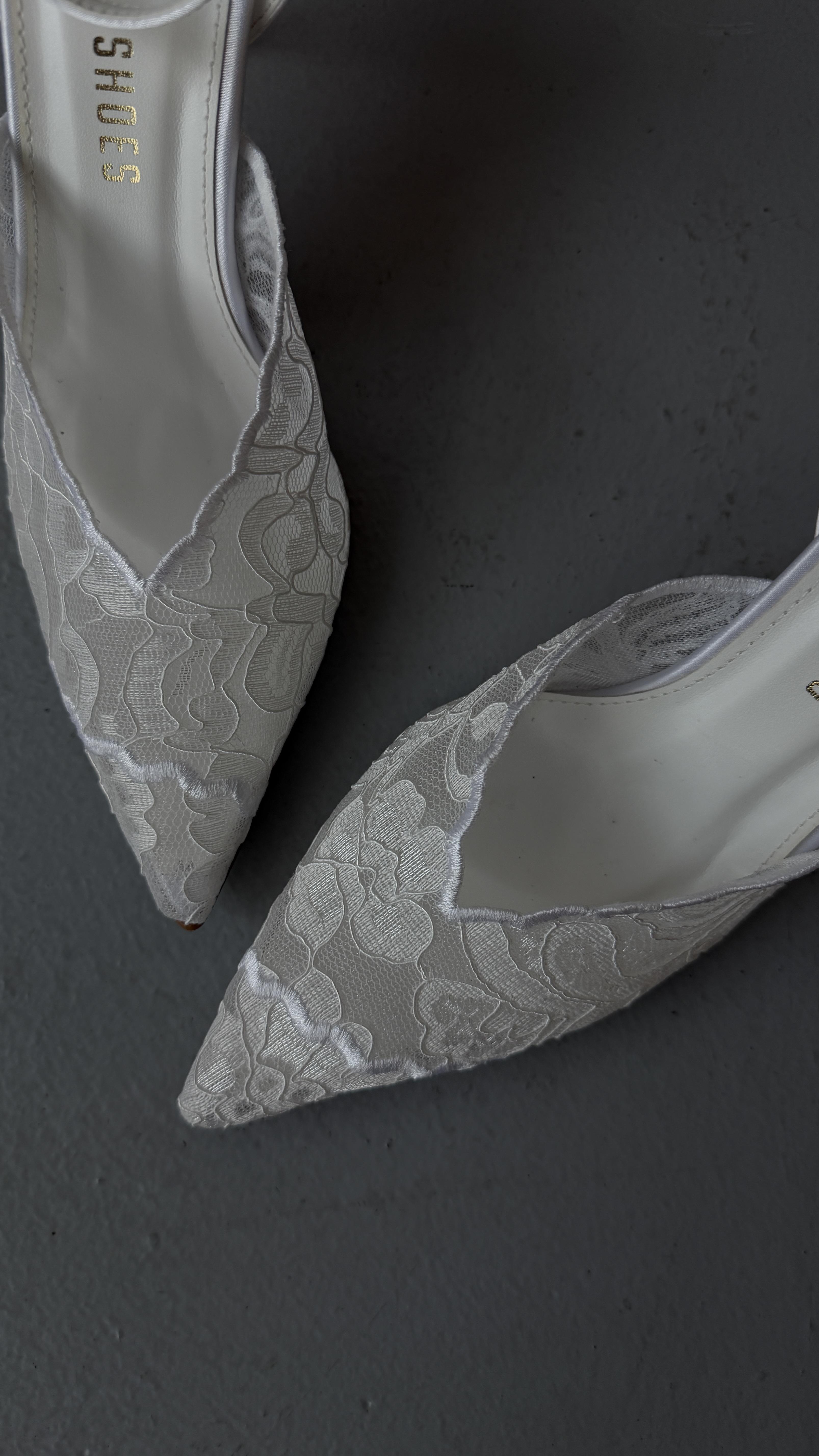 White Icon Bembeyaz Dantel Bilekten Bağlı Stiletto