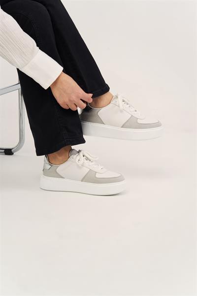 008-2303 Beyaz Gri Geçişli Kadın Spor 