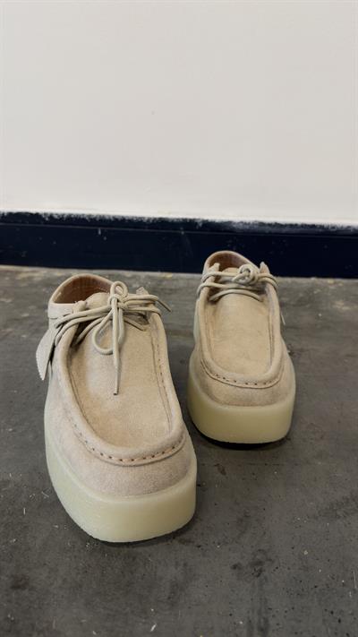 Bej Süet Bağcıklı Kadın Ayakkabı