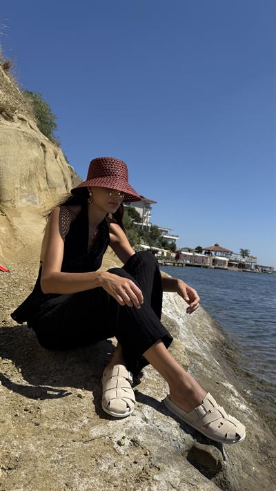 Bej Süet Sepet Model Tokalı Düz Kadın Terlik