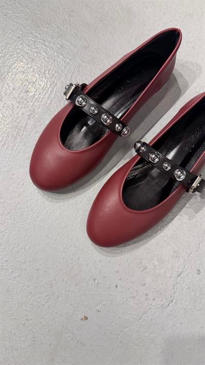 Bordo Düz Siyah Kemer Tokalı Bantlı Basic Babet