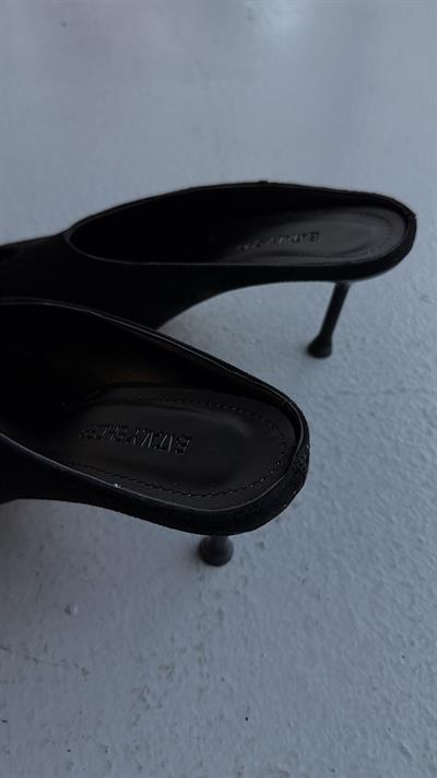 Elmira Süet Sivri Burun Topuklu Terlik Siyah