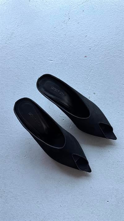 Elmira Süet Sivri Burun Topuklu Terlik Siyah