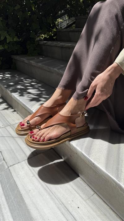 Gold Yüzük Modelli Taba Sandalet 