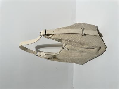 Hera Beyaz Baklavalı Büyük Boy Fermuarlı Çanta