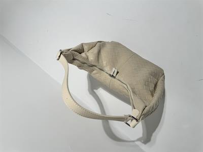 Hera Beyaz Baklavalı Büyük Boy Fermuarlı Çanta