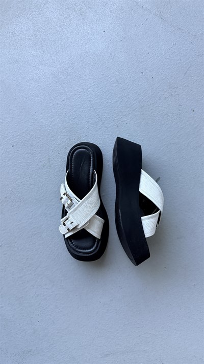 İndiamo Beyaz Çapraz Bantlı Hakiki Deri Terlik