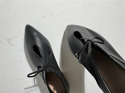 Joah Siyah Püskül Bağlama Detaylı Deri Babet