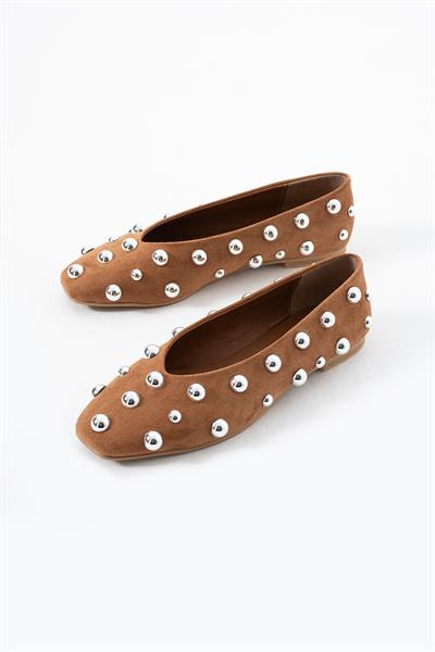 Kadife Taba Kare Kalıp Gümüş Yuvarlak Toka Aksesuarlı Babet