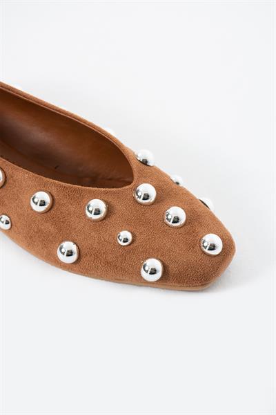 Kadife Taba Kare Kalıp Gümüş Yuvarlak Toka Aksesuarlı Babet