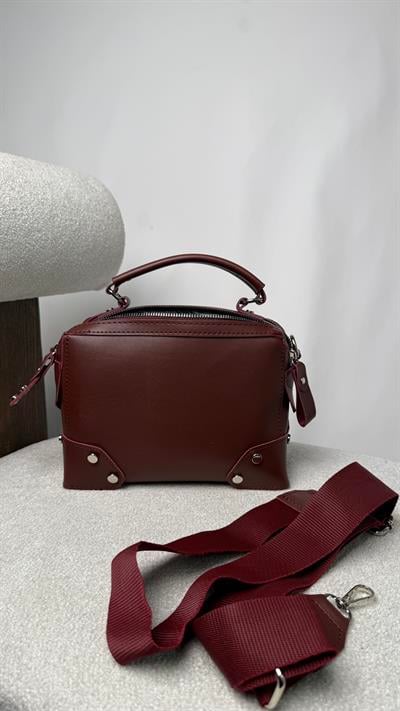 Kare Kalıp Model Fermuarlı Çift Gözlü Yandan Askı Detaylı Çanta Bordo