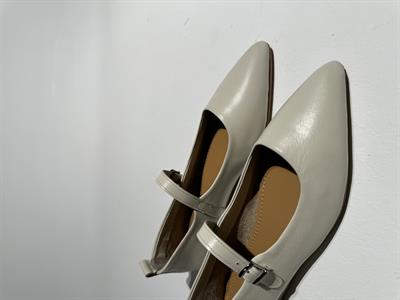 Katie Bej Sivri Burun Deri Yumuşacık Babet 